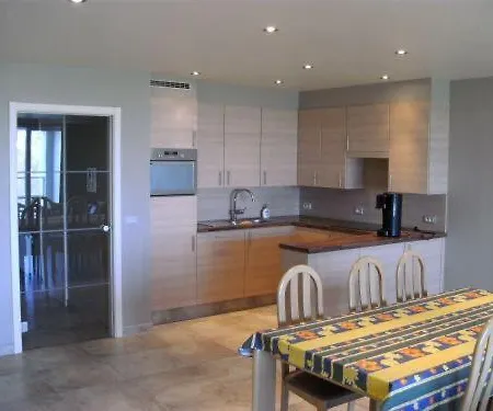 Infinity I, 0405 Daire Oostende