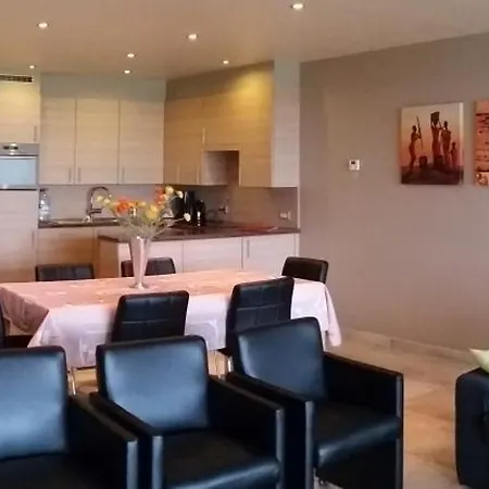 Daire Infinity I, 0405 *